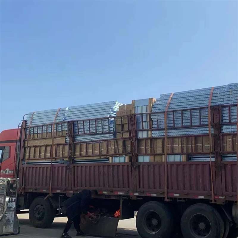 山东济宁泗水县到新疆阿勒泰富蕴县物流公司，一站式服务
